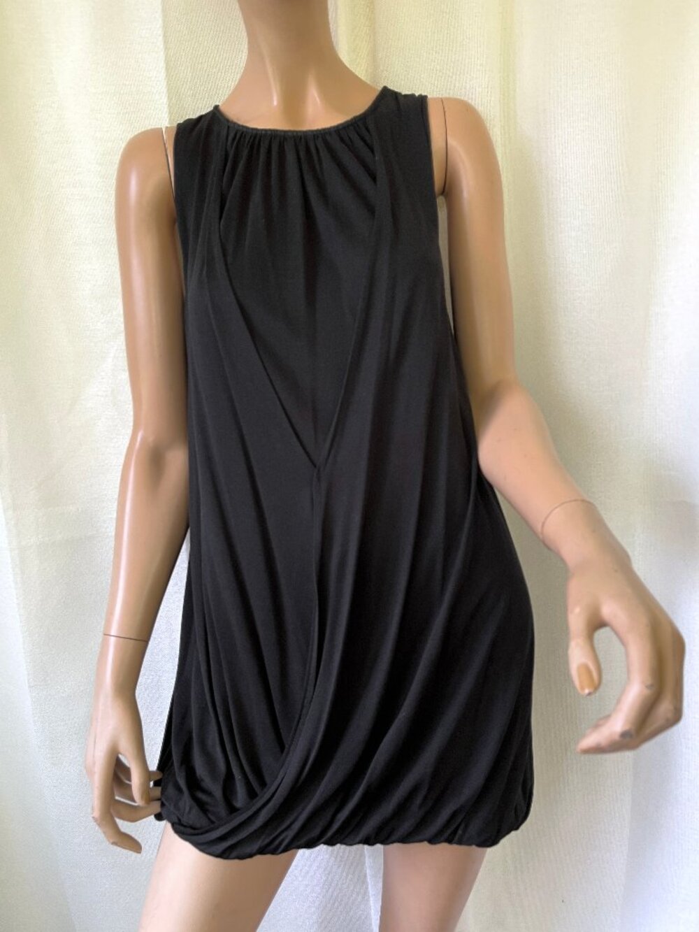 Alice + Olivia silk blend sleeveless black mini dress bubble hem XS